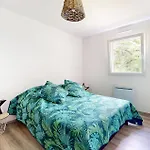 4 Bedroom Amazing Home In Bezinghem Tatil Evi