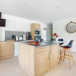 4 Bedroom Amazing Home In Bezinghem