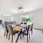 4 Bedroom Amazing Home In Bezinghem Tatil Evi