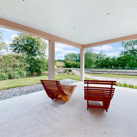 4 Bedroom Gorgeous In Bezinghem Casa de Férias *