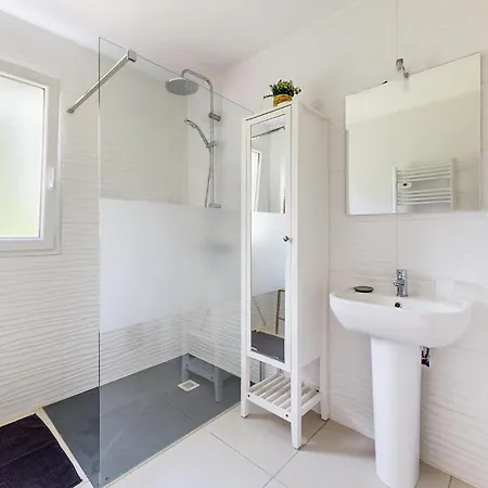 4 Bedroom Gorgeous In بيت للعطل *