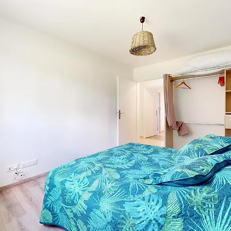 4 Bedroom Gorgeous In Bezinghem Casa de Férias