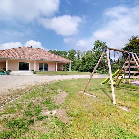 Casa de Férias 4 Bedroom Gorgeous In Bezinghem