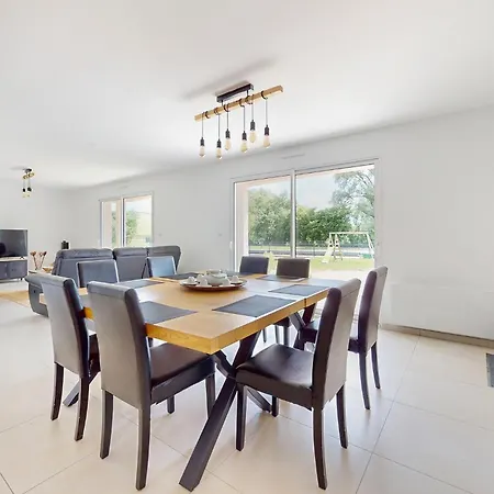 4 Bedroom Gorgeous In بيت للعطل