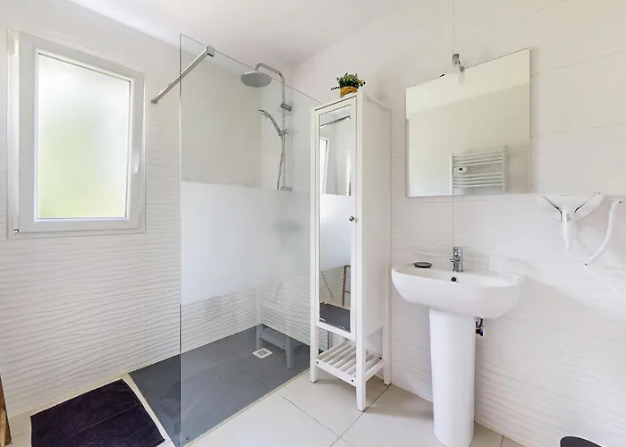 4 Bedroom Gorgeous In Ferienhaus *