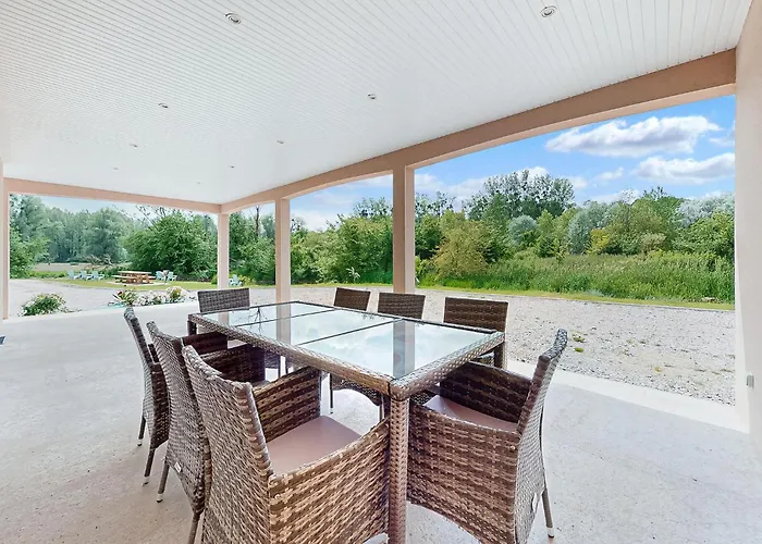 4 Bedroom Gorgeous In