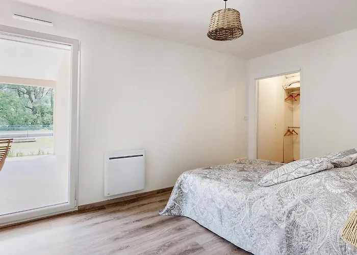 4 Bedroom Gorgeous In * Bezinghem