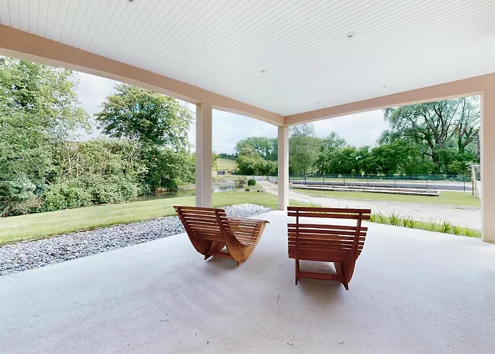 4 Bedroom Gorgeous In Bezinghem